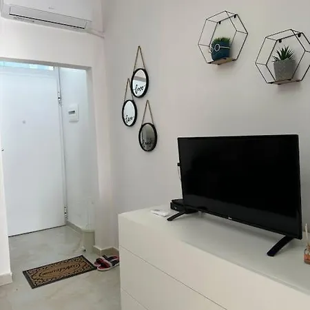 Stylish One Bedroom Apartment Durrës