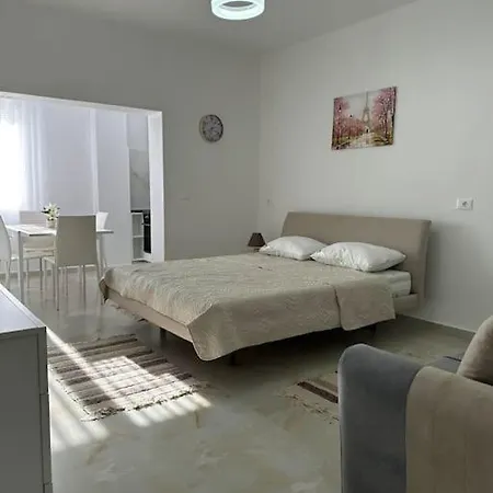 Apartment Stylish One Bedroom Durrës