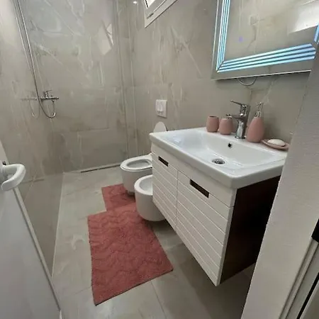Stylish One Bedroom Durrës