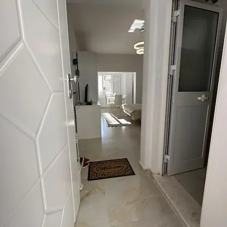 Stylish One Bedroom * Durrës